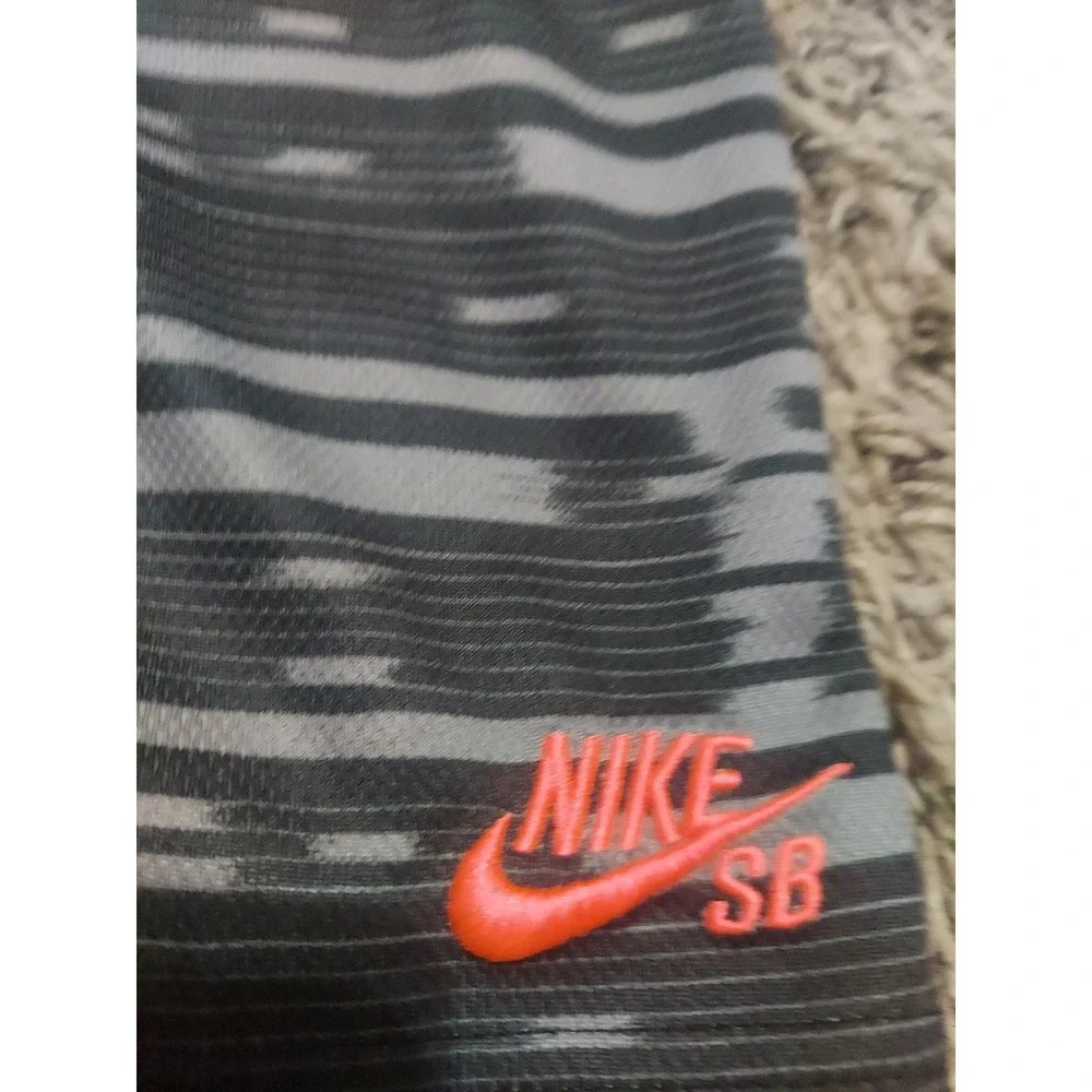 Nike Skateboarding‎ shorts